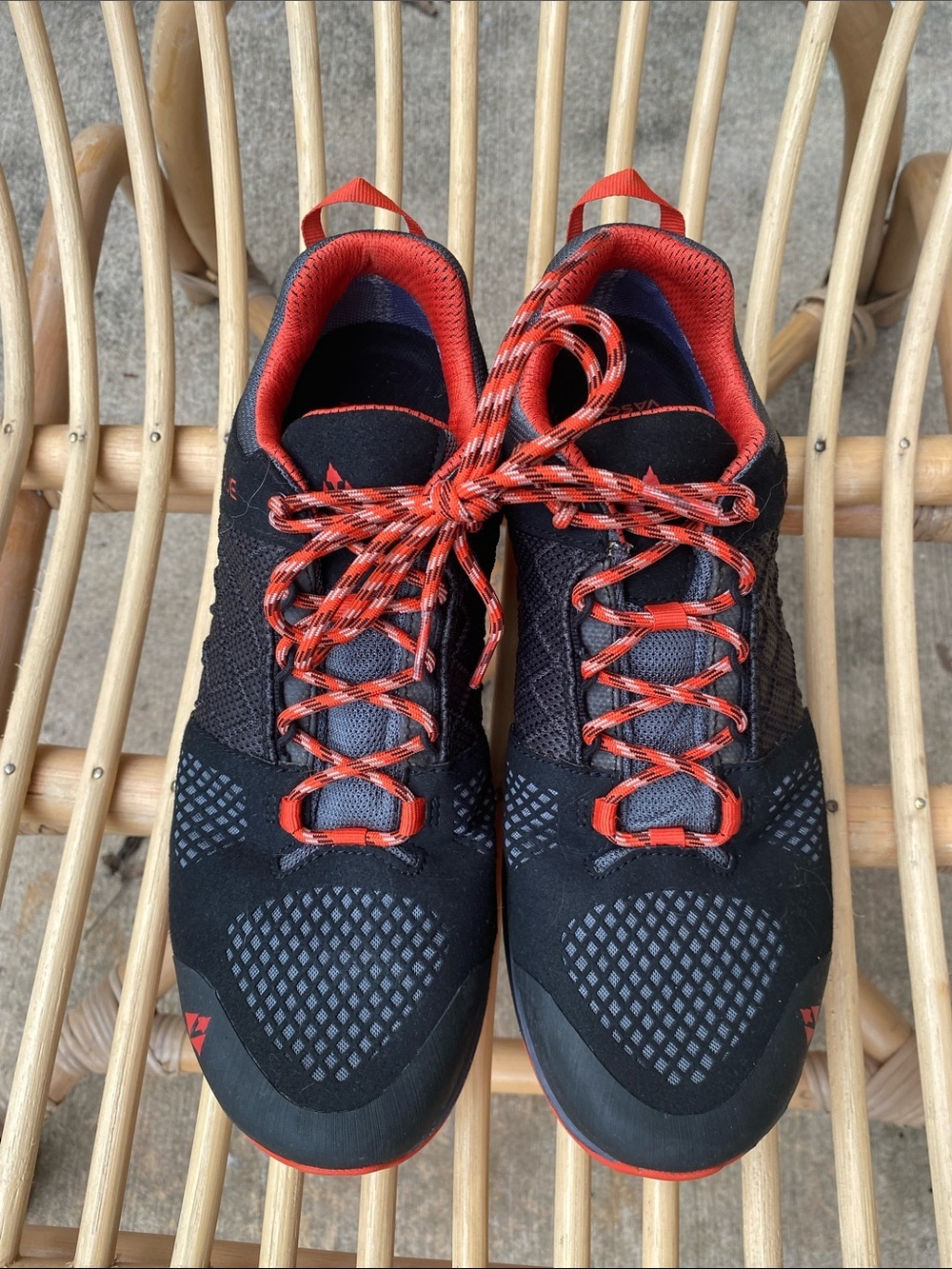 Vasque Men's Breeze LT Low GTX hiking shoes in black with red accents.